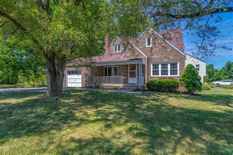 houses for sale on moore road